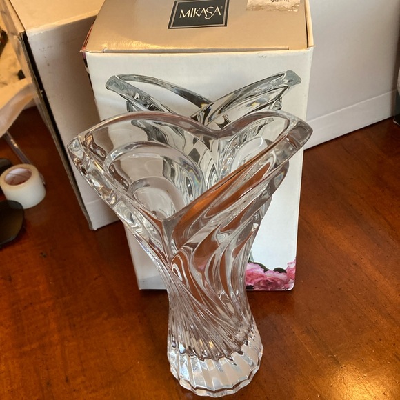 Brand New Mikasa Spring Flair Vase with box 8 inches - Picture 1 of 4